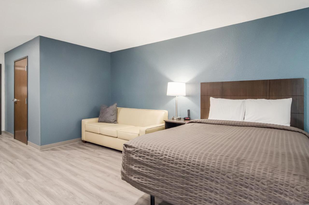 Woodspring Suites Dearborn Detroit Екстериор снимка