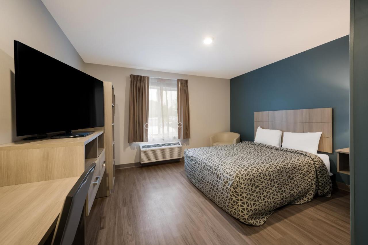 Woodspring Suites Dearborn Detroit Екстериор снимка