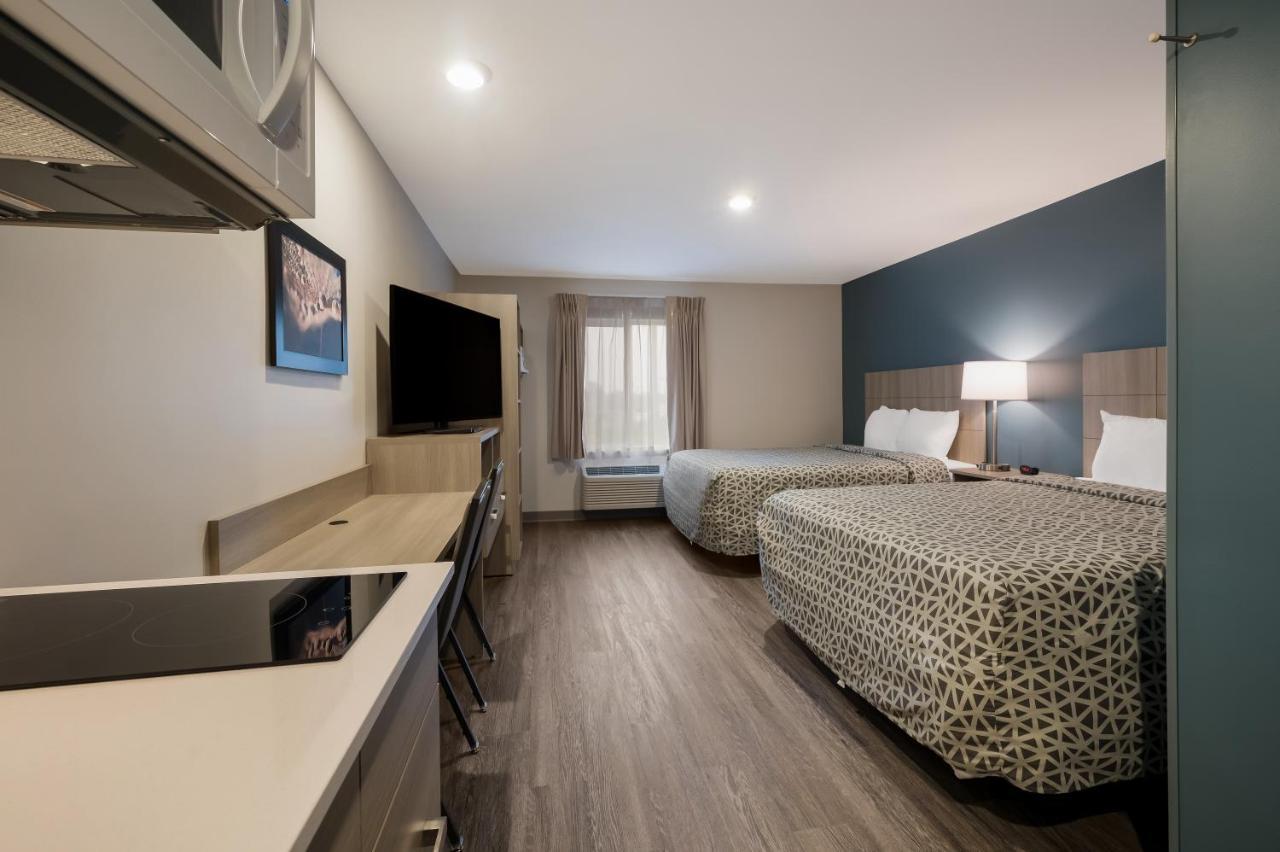 Woodspring Suites Dearborn Detroit Екстериор снимка