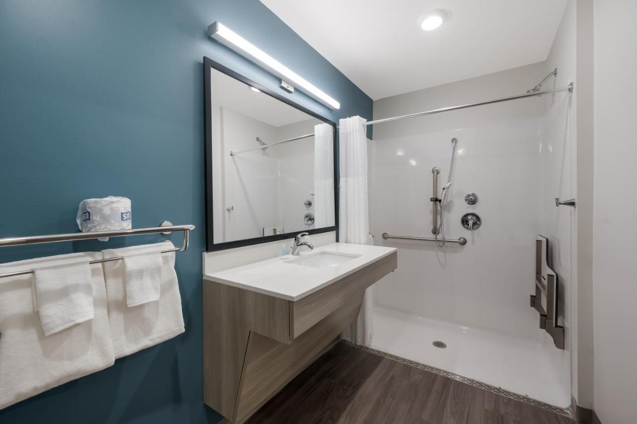 Woodspring Suites Dearborn Detroit Екстериор снимка