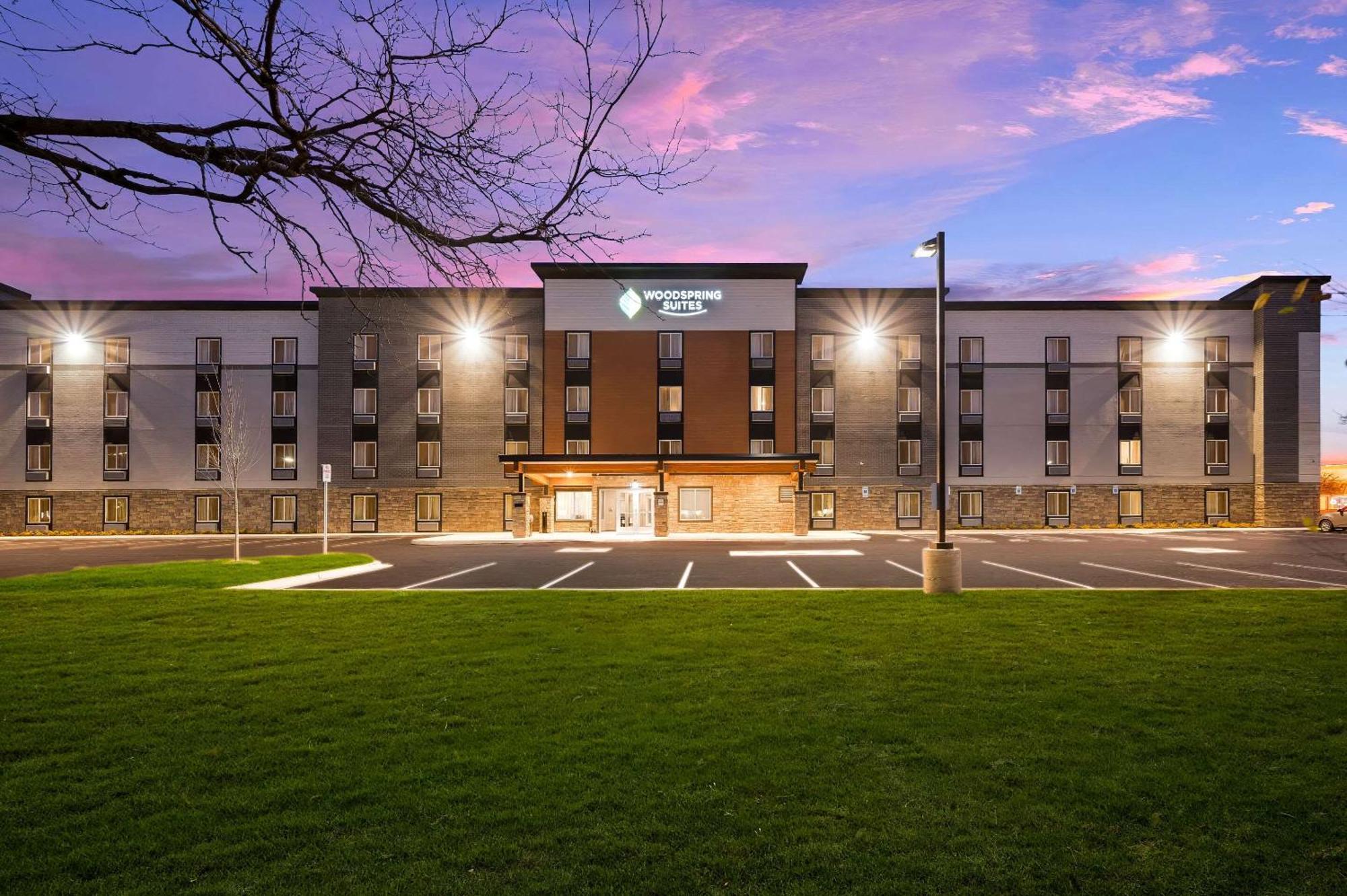 Woodspring Suites Dearborn Detroit Екстериор снимка
